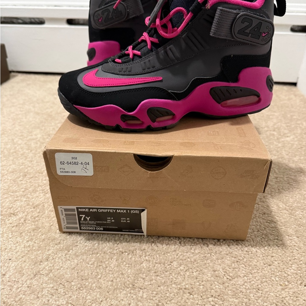 Nike Kids Sneakers - Black and Pink